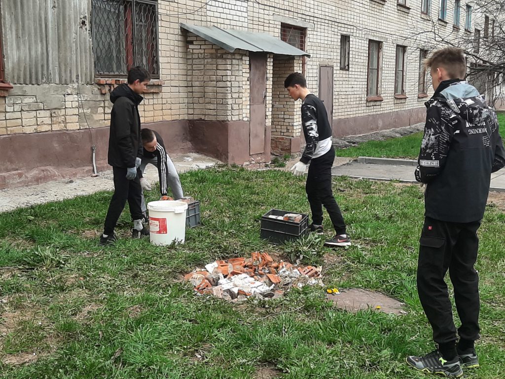 Весенний месячник по санитарно-экологической очистке в студенческом общежитии №1