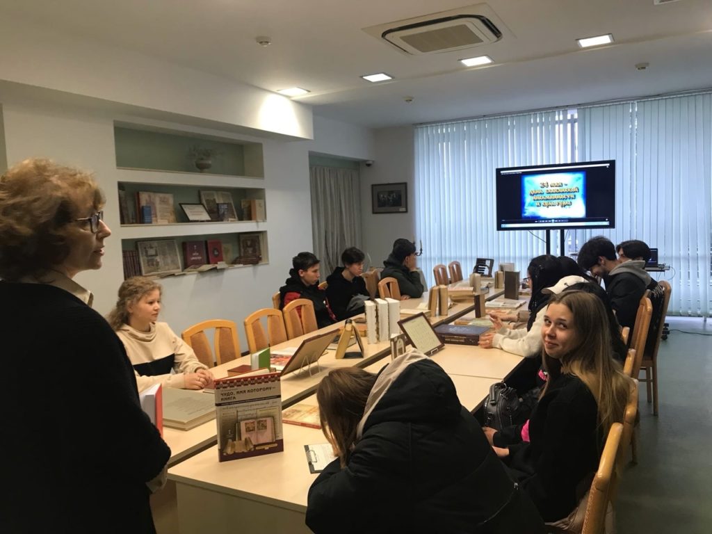 23 мая студенты группы 1МОСДР 01-21 в сопровождении преподавателя Нестеровой М.М. посетили Национальную библиотеку Чувашской Республики.
