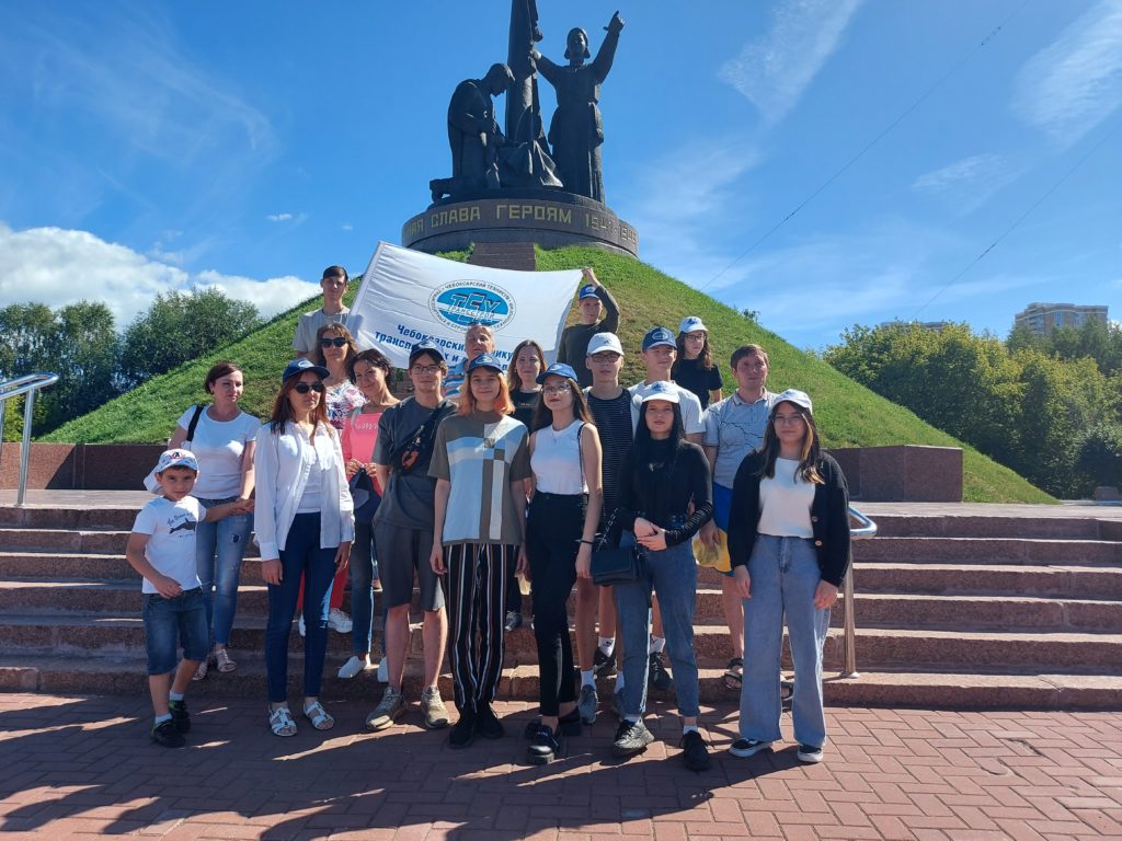 Студенты приняли участие во флешмобе в поддержку президента России