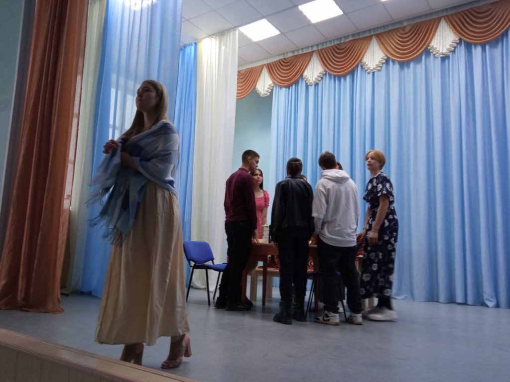 Студенческий театр «Нухрат» представил зрителям новый спектакль